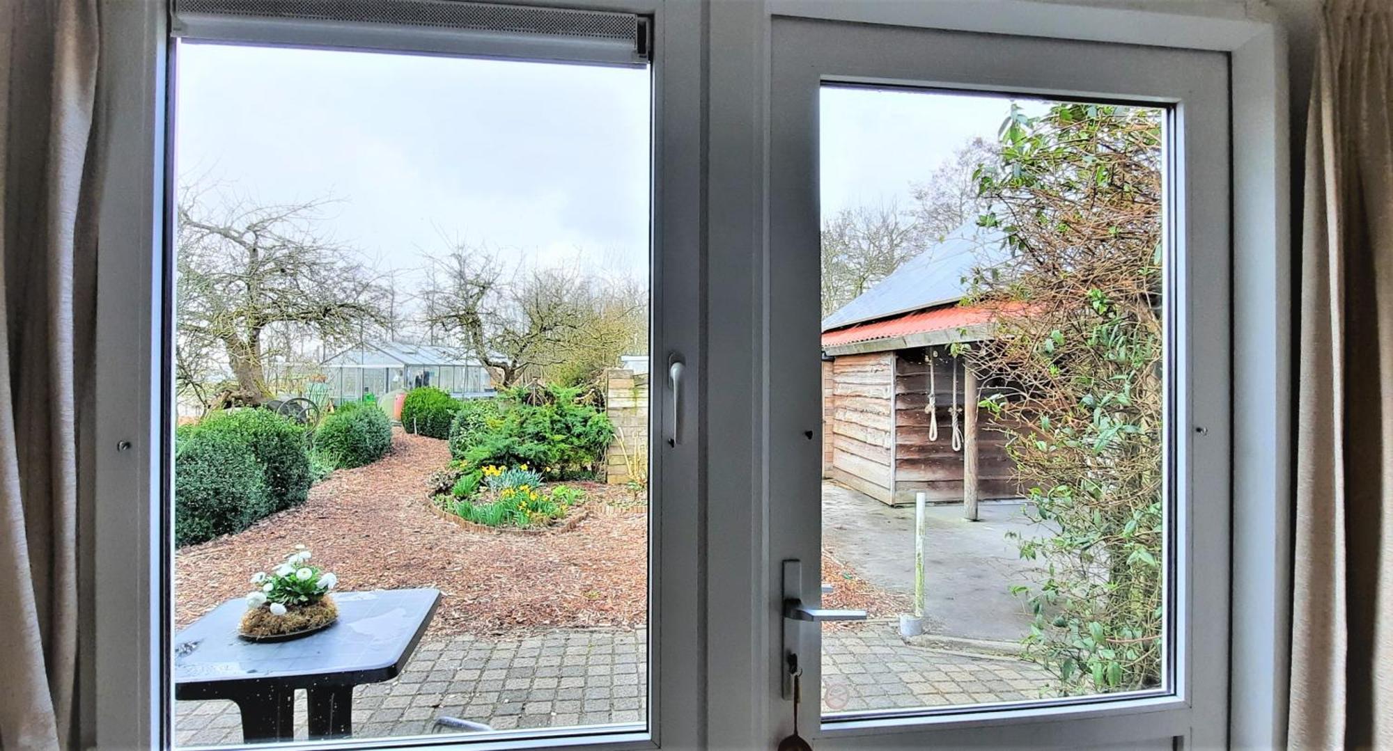 Appartement 2 Met Terras Aan De Tuin Van Op De Roemte Baflo Luaran gambar