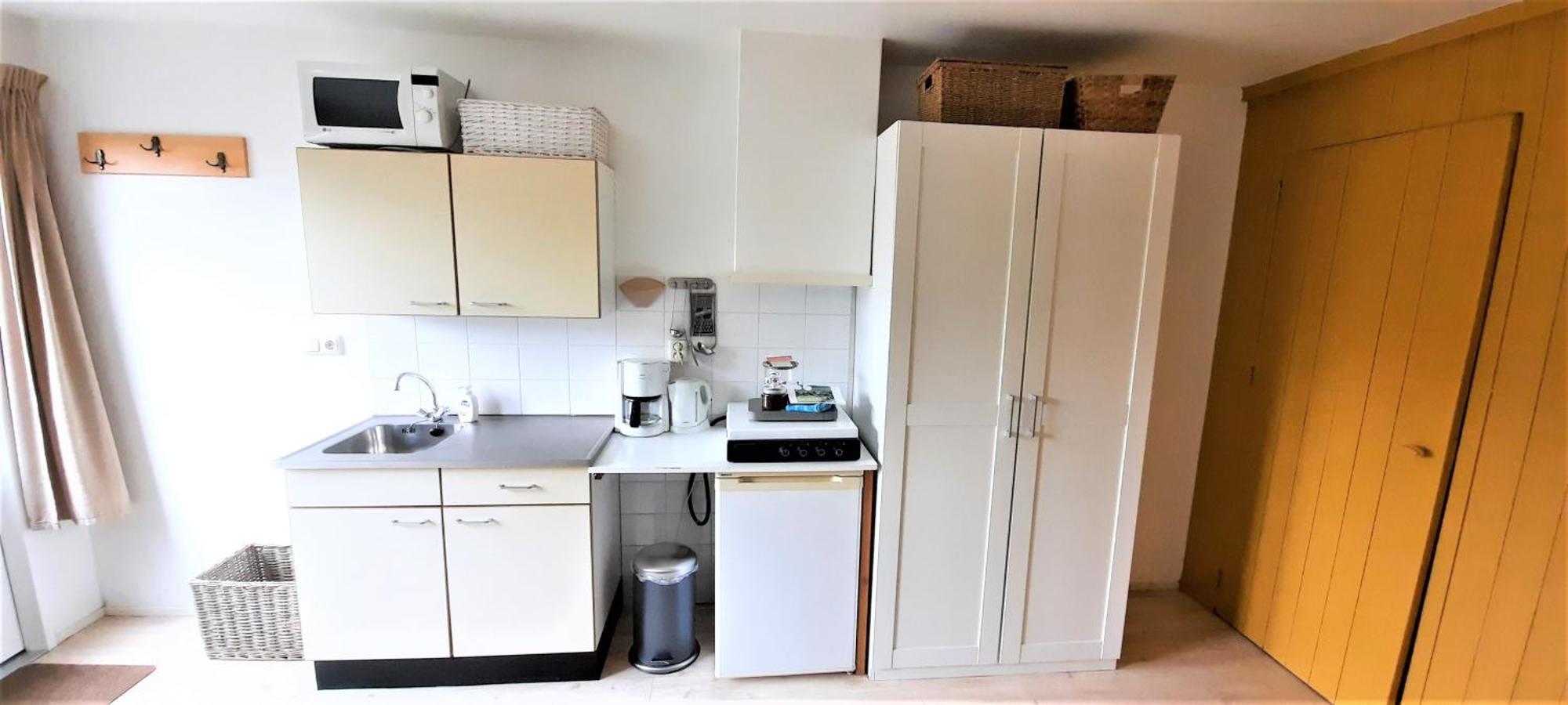 Appartement 2 Met Terras Aan De Tuin Van Op De Roemte Baflo Luaran gambar