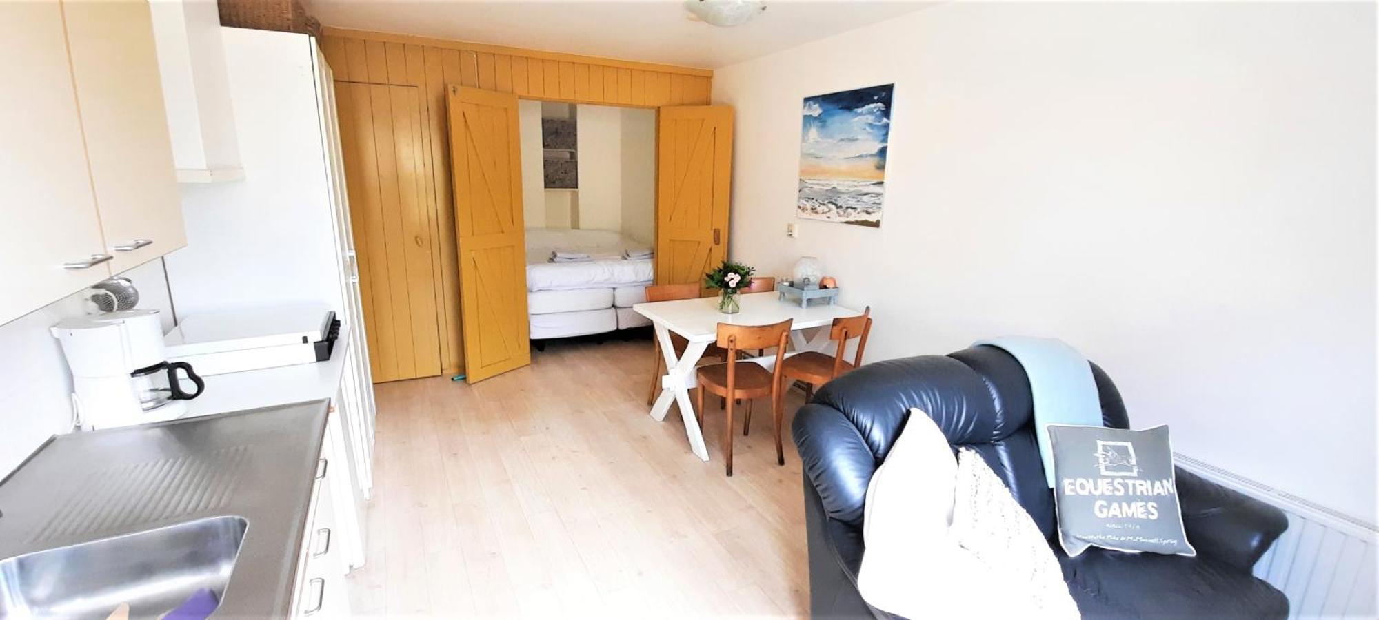Appartement 2 Met Terras Aan De Tuin Van Op De Roemte Baflo Luaran gambar